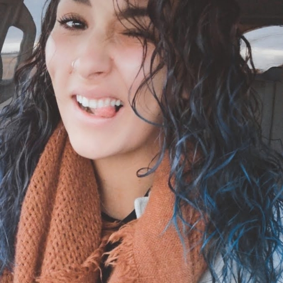 Meet your Posher, Neila - Picture 5 of 6